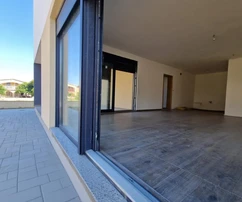 Vir, luxusný byt 153 m² s impozantnou súkromnou záhradou 250 m² - len 180 m od pláže