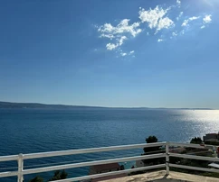 Крило Есенице, 3-комнатная квартира 78 м² с видом на море, 120 м от моря