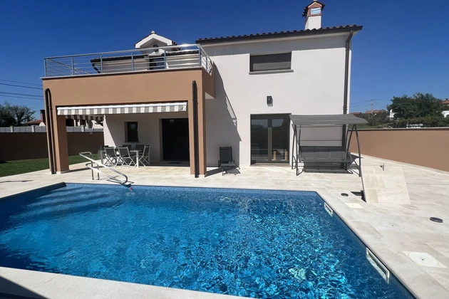 Istria, Juršići – Casa amueblada con jardín y vistas | Oportunidad exclusiva