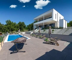 Istria, Rabac: Villa exclusiva con piscina climatizada y vistas impresionantes