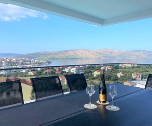 Lussuosa villa a Trogir con splendida vista sul mare in vendita