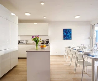 Villa s bazenom i pogledom na more na prodaju