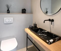 Vila na predaj s bazénom a výhľadom na more na ostrove Hvar v Chorvátsku