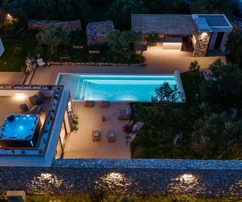 Villa auf Šolta mit Panoramablick zu verkaufen in Kroatien