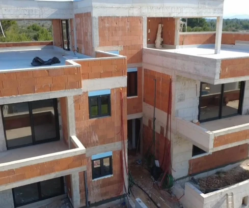 Vodice, gyönyörű lakás tetőterasszal és medencével, 143,63 m²