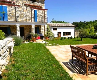 Villa in pietra con piscina in vendita a Santalezi in Croazia