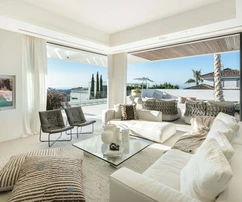Modern villa with sea view in La Quinta, Marbella