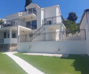 Seget Vranjica, detached house 370 m2, first row to the sea