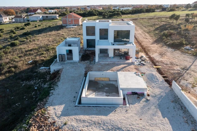 Moderní vila s bazénem na prodej v Nin Žerava v Chorvatsku