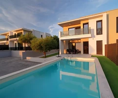 <p>Opportunità fino al 15.02.! Casa con piscina vicino a Umago</p>