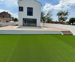 Istrien, Svetvinčenat: Moderne Villa mit Pool in Režanci