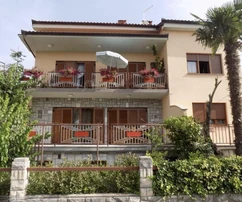 Lovran, spaziosa casa nel centro con vista mare