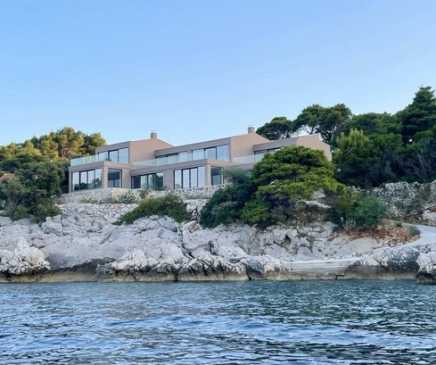 Luxusná vila na predaj priamo pri mori v Dubrovníku v Chorvátsku