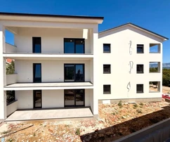 NUOVO APPARTAMENTO CON GIARDINO, A 750 M DAL MARE!