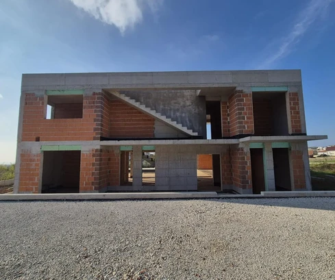 Villa moderna con piscina en venta en Kaštelir-Labinci, Croacia