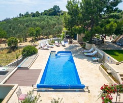 Hacienda de estilo mediterráneo con vistas panorámicas