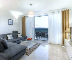 Appartamenti di lusso a Brac con piscina e vista sul mare