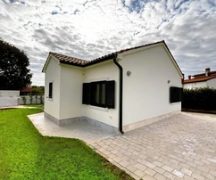 Istria, Bale, moderný prízemný dom v centre