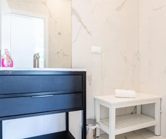 Luxusný penthouse s výhľadom na more na predaj v Trogire v Chorvátsku