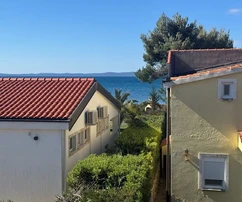 Appartamento a 60 m dal mare, lato sud di Vir