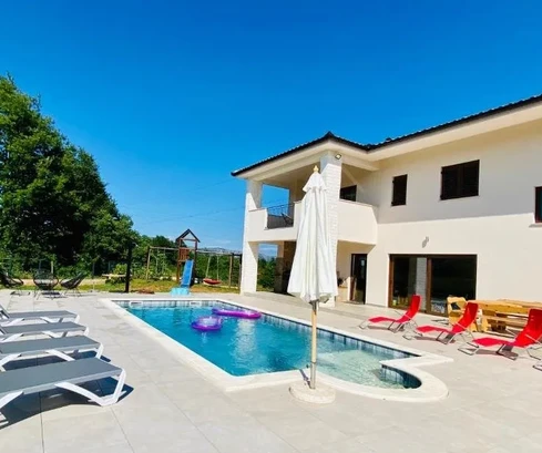 Labin, Istria: Superior modern villa with pool and extensive garden