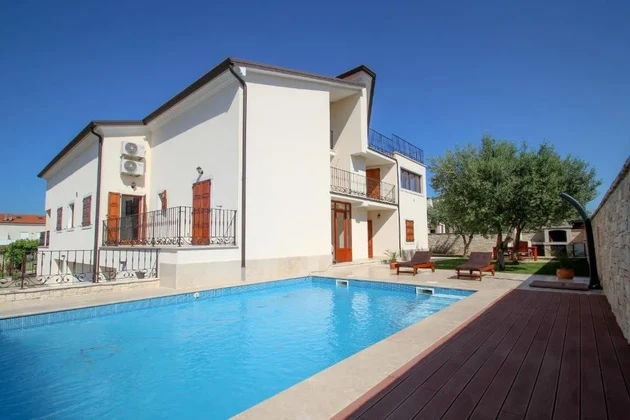 Istrie, Novigrad – Villa de luxe avec vue sur la mer et équipements modernes à vendre