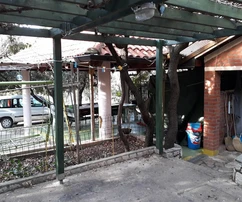 Detached house with apartments for sale in Pag in Croatia