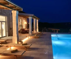 Felújított villa medencével Vižinadánál eladó Horvátországban