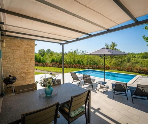 Istrien, Zabrežani, schönes Haus mit Pool