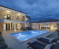 Einfamilienhaus mit Pool und Panoramablick, Istrien, Poreč