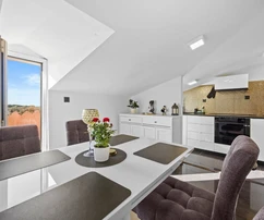 Istrien, Rovinj, Geräumige wohnung mit terrasse und garten zu verkaufen