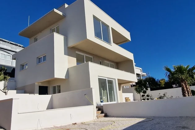 Čiovo, Okrug G., apartamento de 3 dormitorios 114 m2 + jardín 202 m2 + piscina privada 19 m2