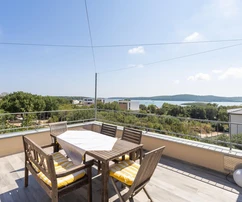 Medulin - Family house with pool, two roof terraces and panoramic sea view