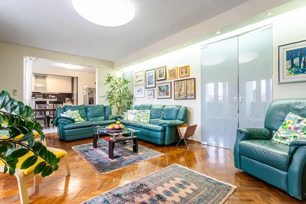 Luxury three-bedroom apartment for sale in Split Trstenik in Croatia