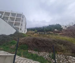 Omiš, Marušići, terreno edificabile di 882 m2, a 60 m dal mare