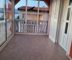 Sea view apartment with 6 bedrooms - only 70 m from the beach!