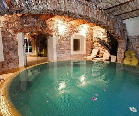 Romantický středověký palác na ostrově Hvar