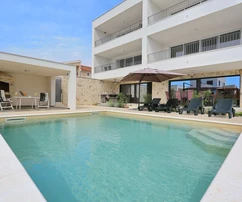 Sukošan komfortný zariadený dvojizbový apartmán