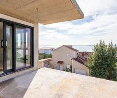 Ático en venta con piscina y vista al mar en Croacia