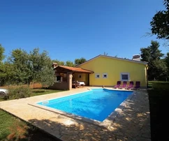 Charmante maison de plain-pied avec piscine, Istrie, Marčana