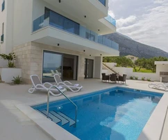 Vila s panoramatickým výhľadom na more na predaj v Chorvátsku