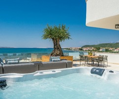 Beautiful luxury villa second row to the sea in the vicinity of Zadar