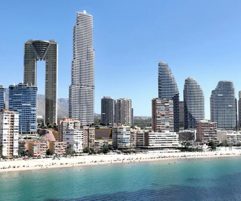 Grattacielo di lusso a 150 m dalla spiaggia Poniente a Benidorm