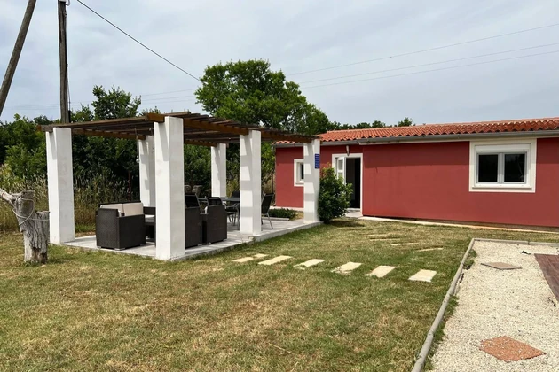 Maison de plain-pied avec piscine à vendre à Ližnjan en Croatie