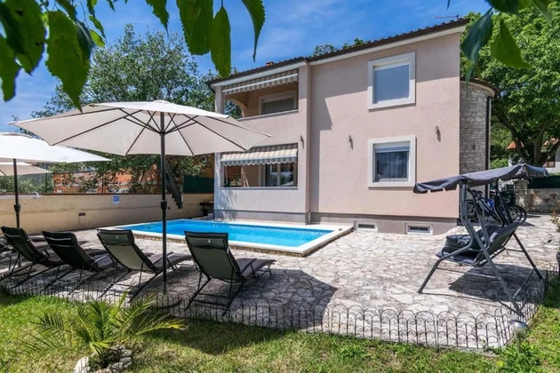 Villa con piscina en venta en Pula, Croacia