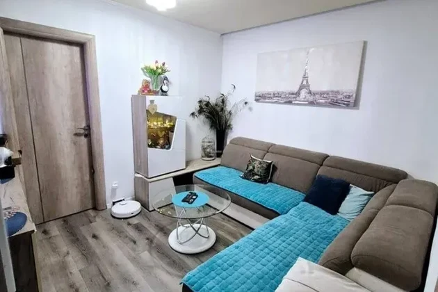 Split, Kman, Dreizimmerwohnung 80 m2 im 4. Stock, ohne Aufzug, Südwestlage, Abstellraum