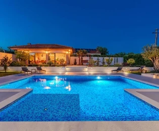 Zara, Smoković, villa moderna con piscina, Nuova costruzione