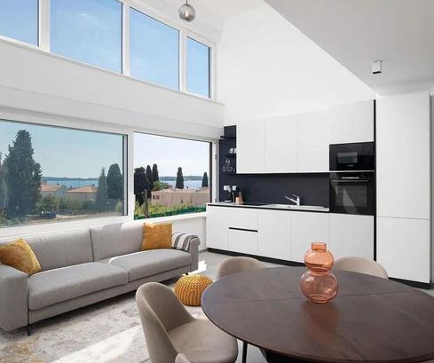 Fažana, Új építésű luxus penthouse tengerre néző kilátással, 200 m-re a strandtól