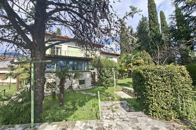 Opatija, samostatný dom s úžasnou záhradou a výhľadom na more.