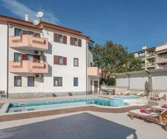 Maison de vacances moderne à vendre à Pula près de la mer en Croatie